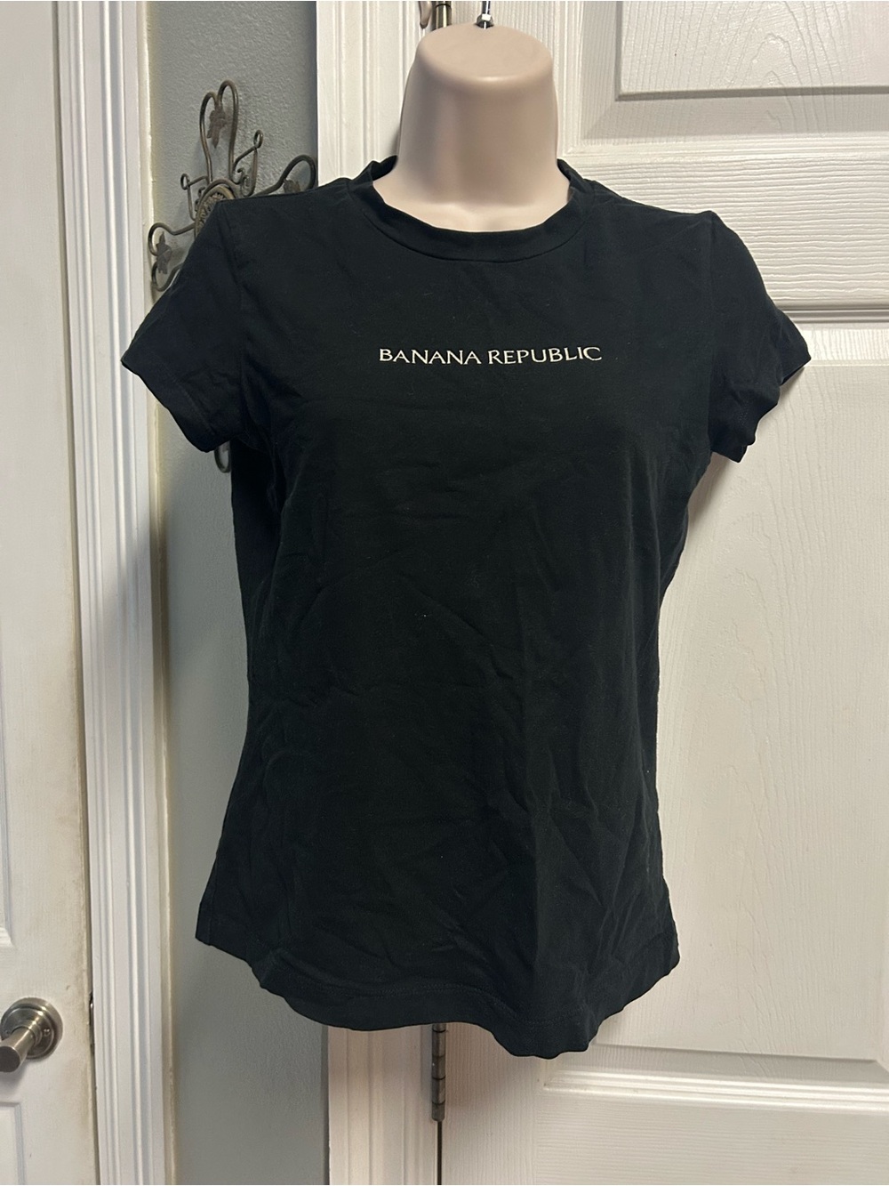 Banana Republic Black Logo Crewneck Baby Tee Minimalist Y2K Iconic Simple